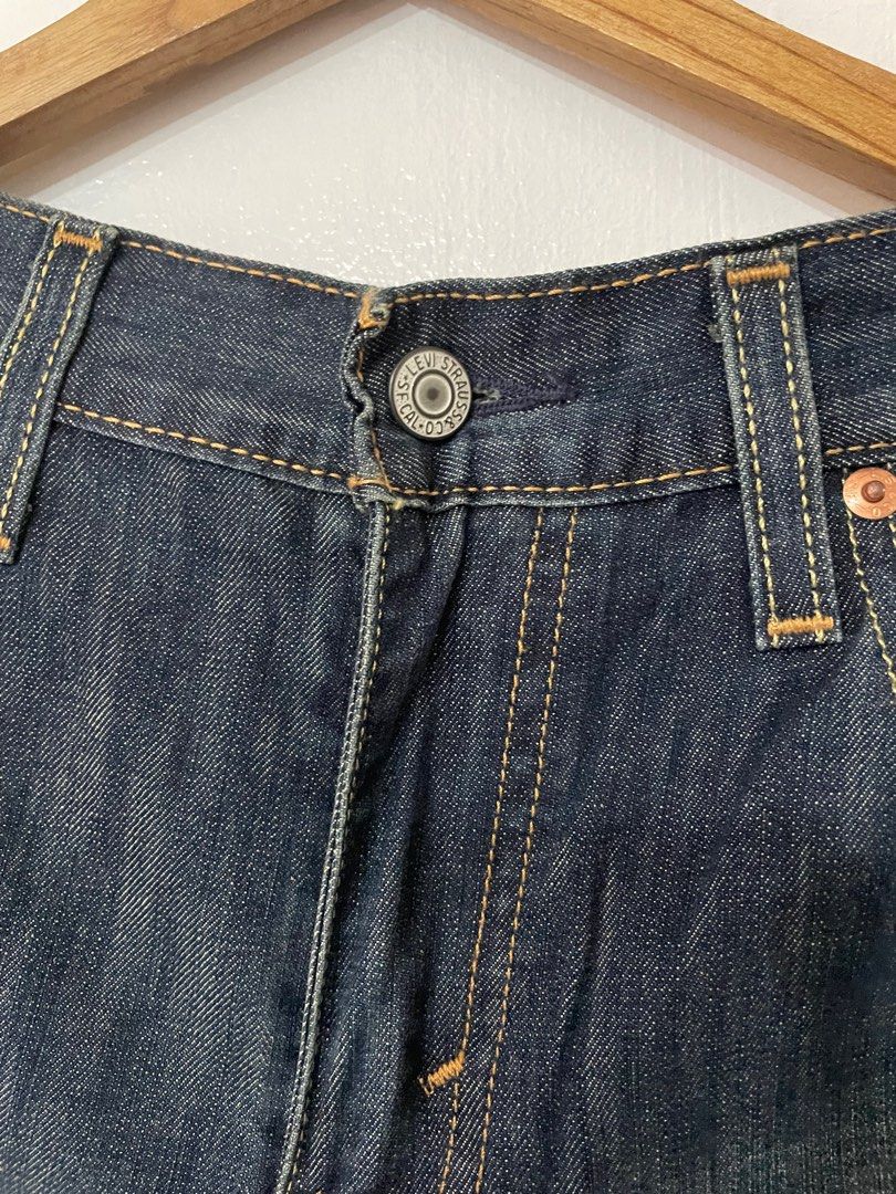 Levis on sale 527 32x34