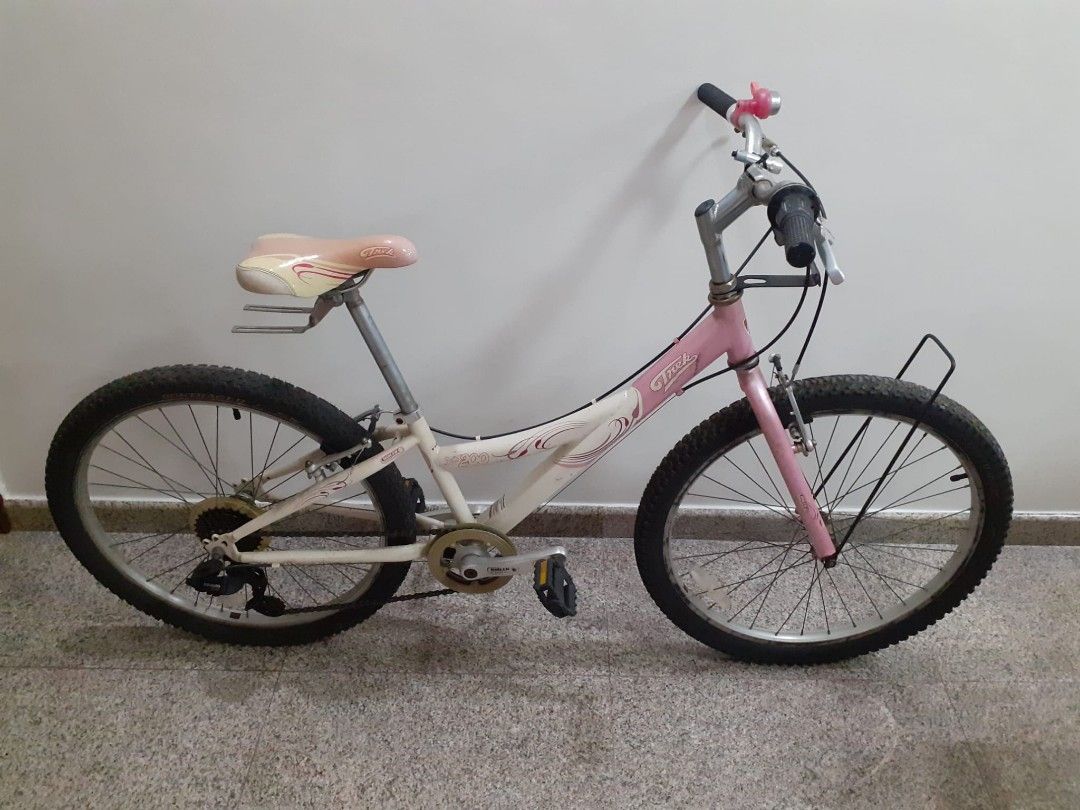 Trek mt200 price sales