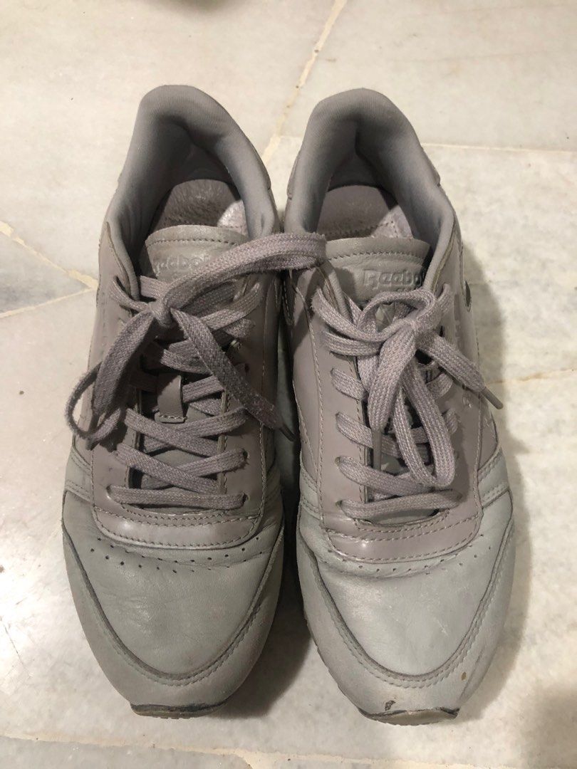 Light purple hot sale reebok shoes