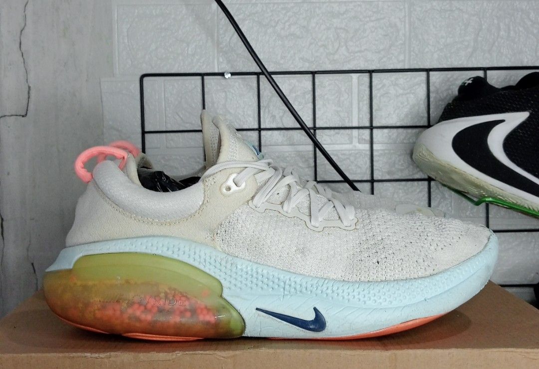 harga sepatu nike joyride original