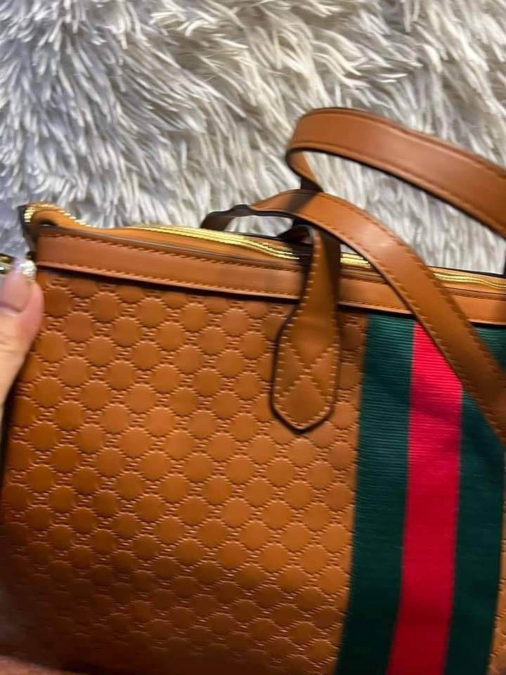✓Serial number 🇯🇵Japan source Gucci Vintage ❤️NO ISSUES no flaws, Luxury,  Bags & Wallets on Carousell