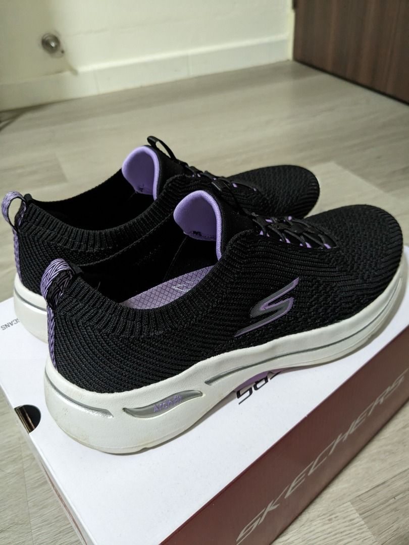Skechers no deals tie shoes
