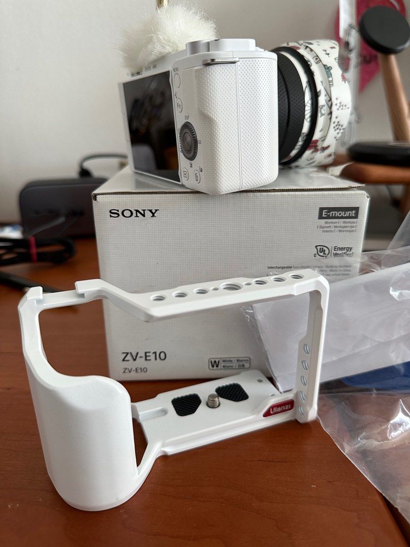 Sony ZVE 10, Photography, Cameras on Carousell
