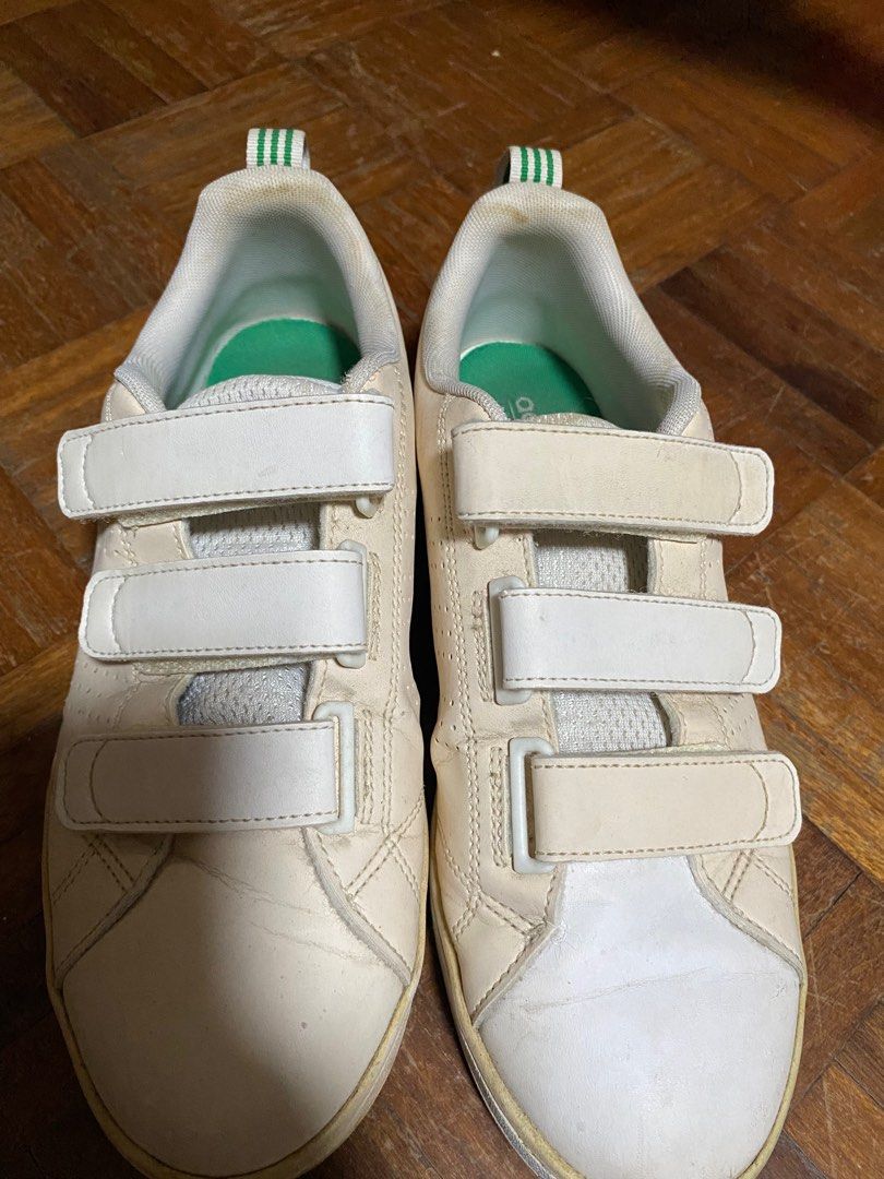 Stan smith 2025 velcro shoes