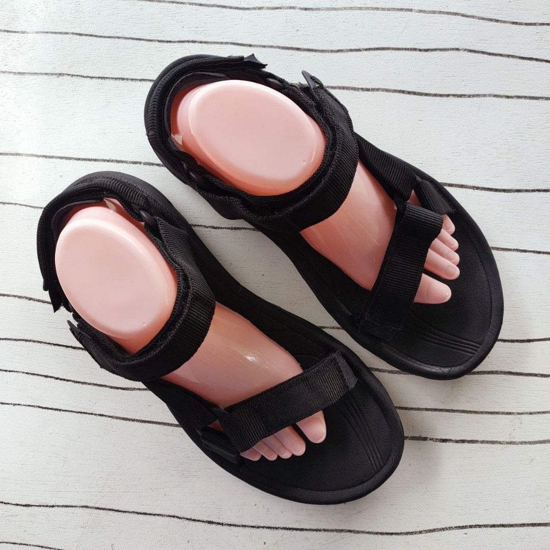 Teva hurricane discount xlt black