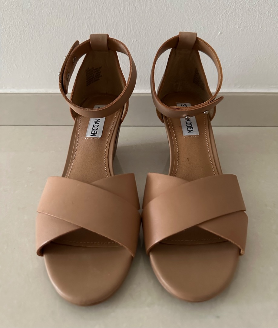 Steve madden nude wedges top