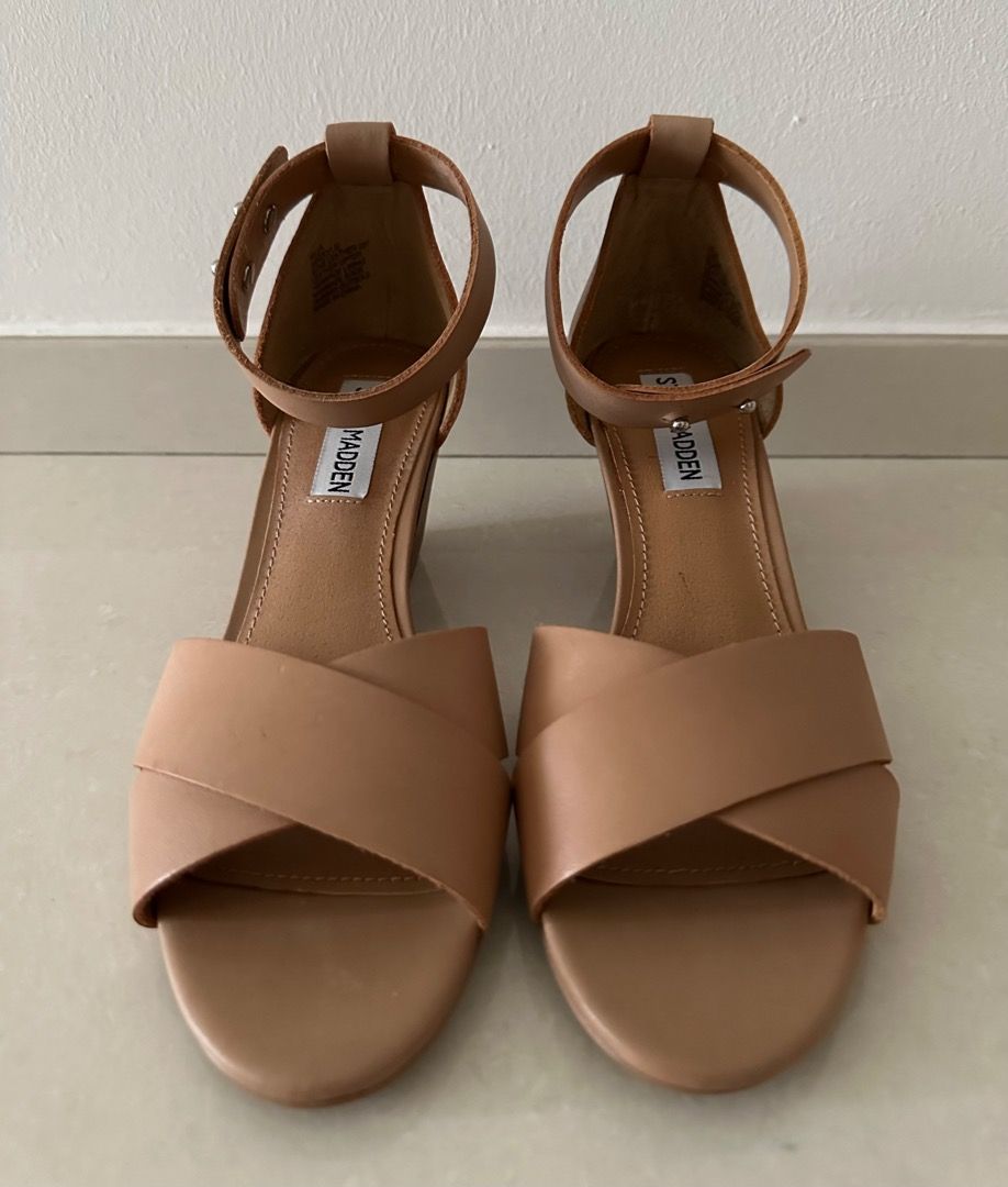 Steve Madden The Perfect Nude Wedges for your Summer Dresses