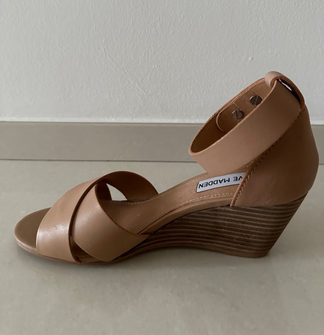 Steve madden wedges nude best sale