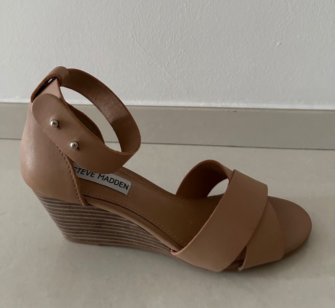 Steve madden nude wedges hot sale