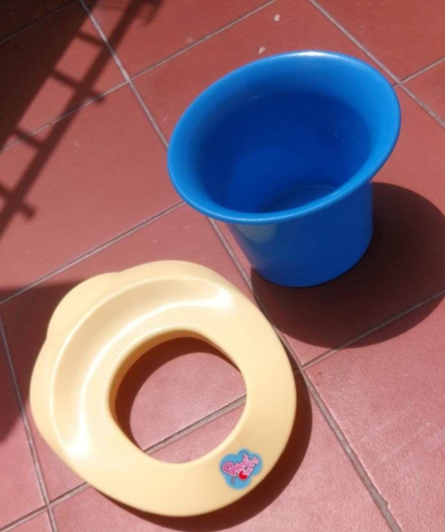 Toddler toilet seat and potty, Babies & Kids, Bathing & Changing