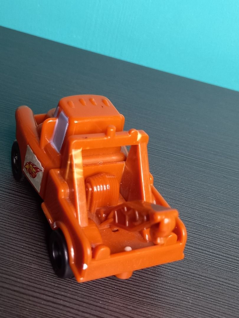 "Tow Mater" Disney Pixar Cars Plastic Tow Truck, Hobbies & Toys, Toys