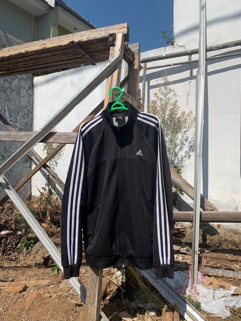 Tracktop Adidas Garis 3 Fesyen Pria Pakaian Atasan di Carousell