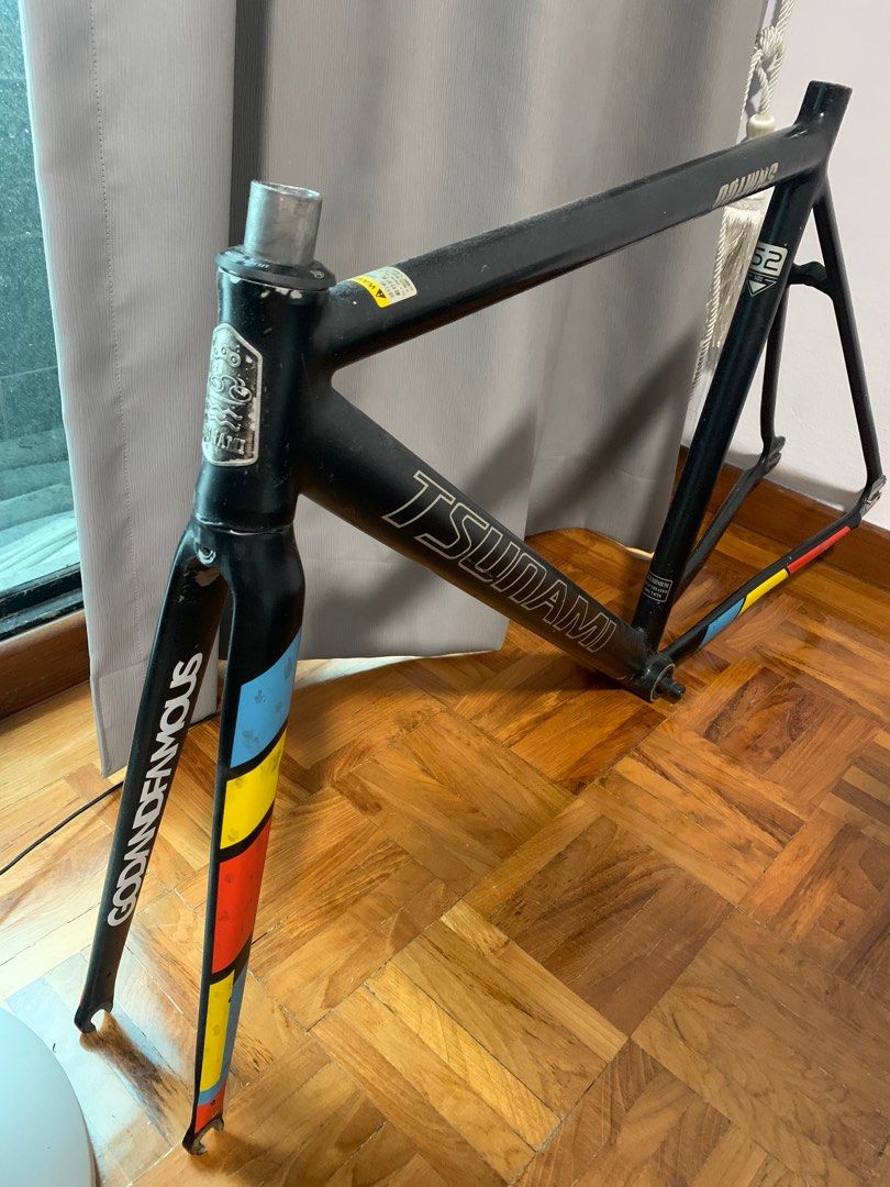 Tsunami snm100 factory error frameset, Sports Equipment, Bicycles