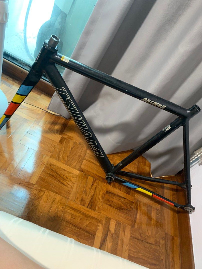 Tsunami snm100 factory error frameset, Sports Equipment, Bicycles
