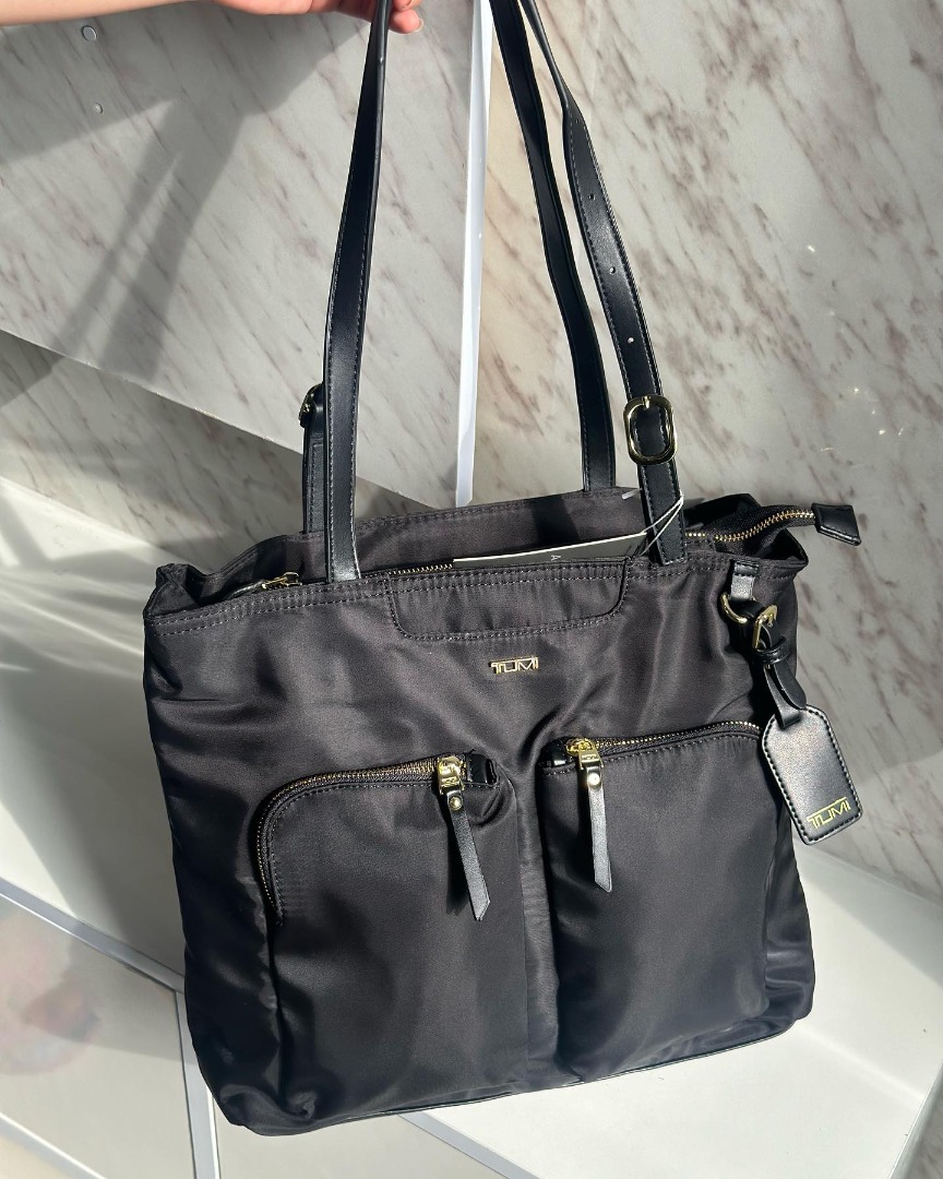 TUMI Tote bag black, Women's Fashion, Bags & Wallets, Tote Bags on