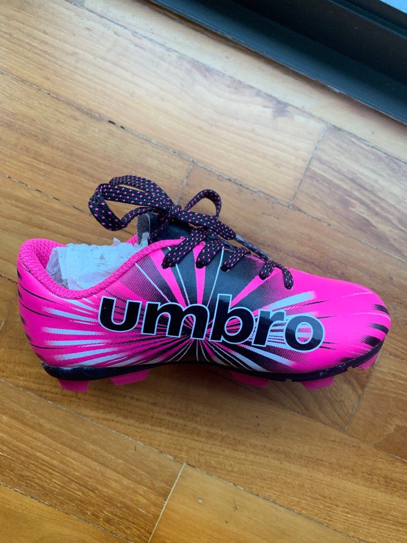 Girls soccer boots outlet