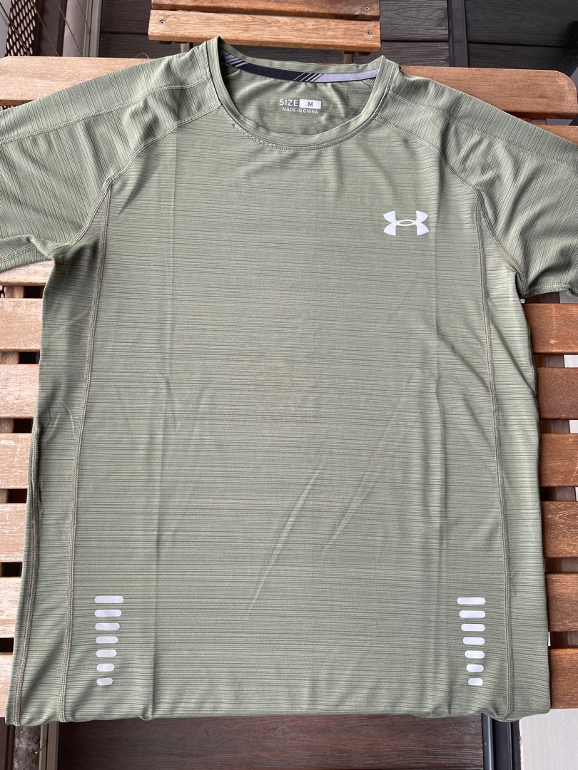 Under Armour Dry Fit Tee, Men's Fashion, Activewear on Carousell
