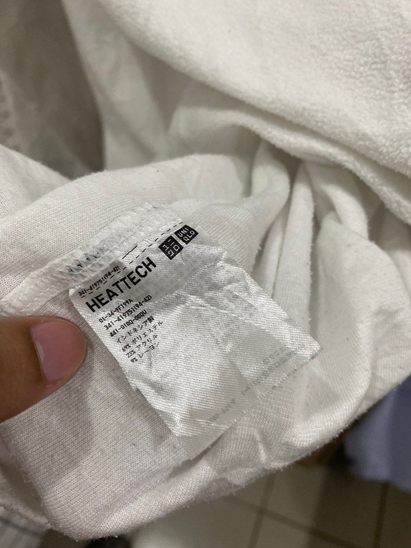 Uniqlo Turtleneck LongSleeve (Category: Coats, Jackets and Outerwear) located in Manila. Submitted by johnpm (Listing ID 1258032840, Image 3). Description: Used fits XL Authentic.