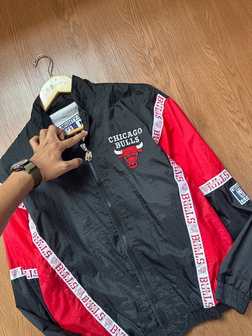 Vintage 90s 2025 chicago bulls jacket