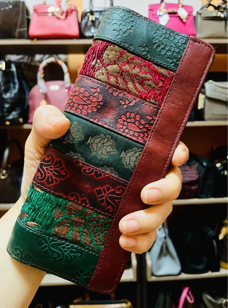 Hand wallets for ladies online outlet