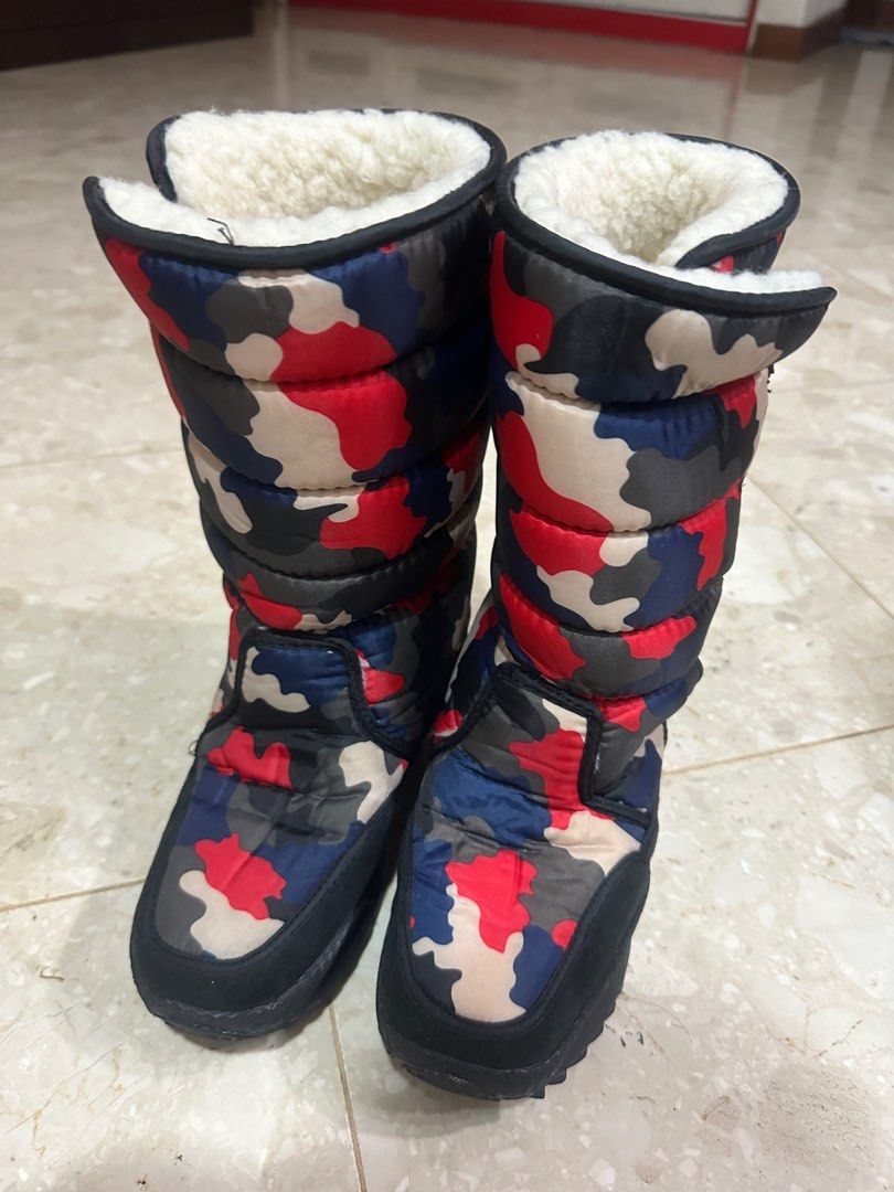 Red and black best sale snow boots