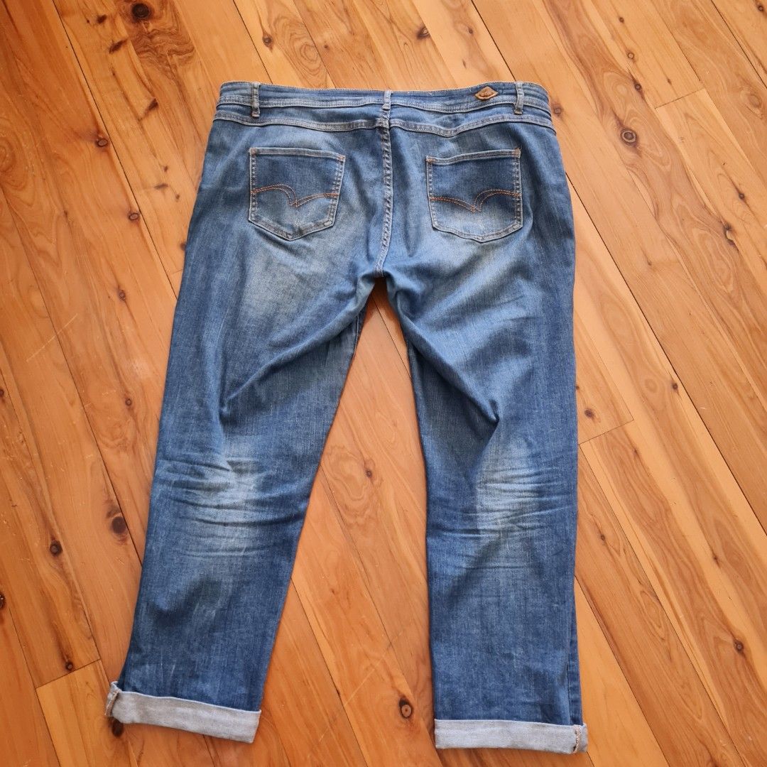 Women s size 16 LEE COOPER Gorgeous blue ripped cropped jeans GUC Women s Fashion Clothes on Carousell