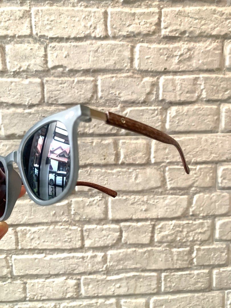 wooden sunglasses deus ex machina, Fesyen Pria, Aksesoris