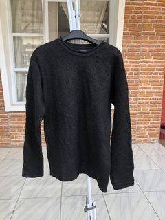 Wool Sweater Hitam