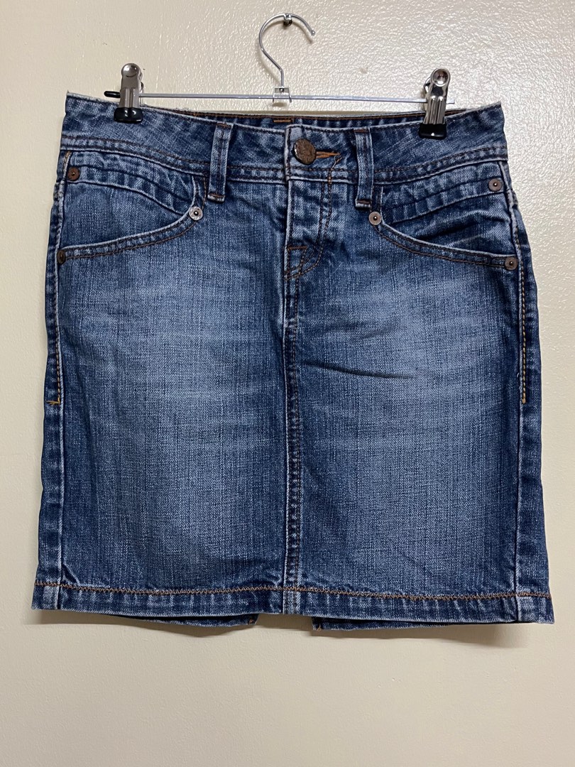 Y2K trendy denim Skirt, Women's Fashion, Bottoms, Skirts on Carousell