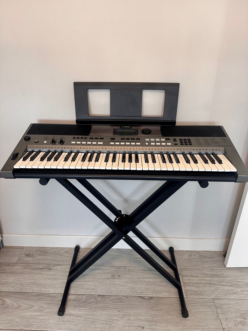 Yamaha PSR E443 Arranger Keyboard + Stand, Hobbies & Toys, Music
