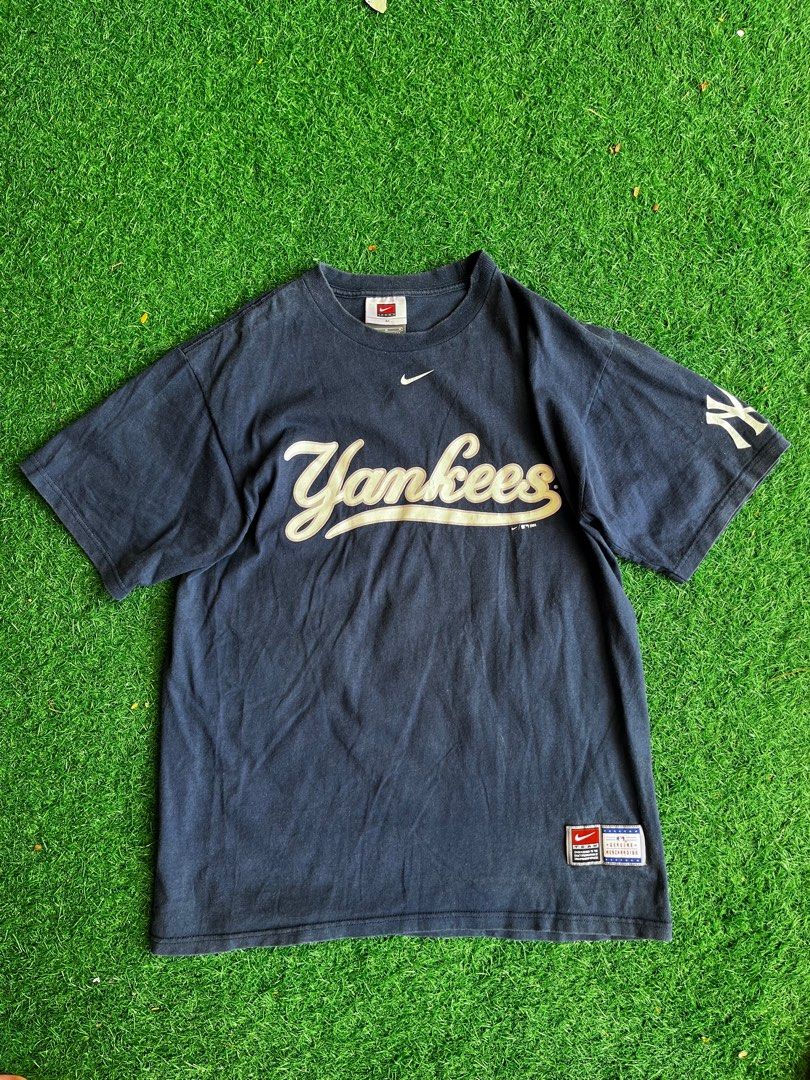 Nike yankees t shirt hotsell