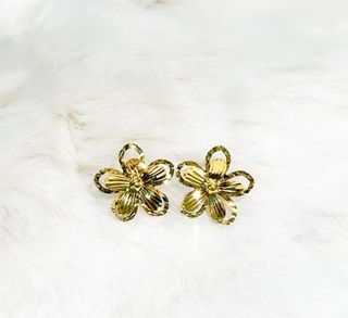 18k gold Flower Earring stud 0.86g