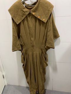 免費贈送 限郵寄$60 斗篷 連身裙 長裙 內裏部分破損 但外觀不影響 二手高標勿取