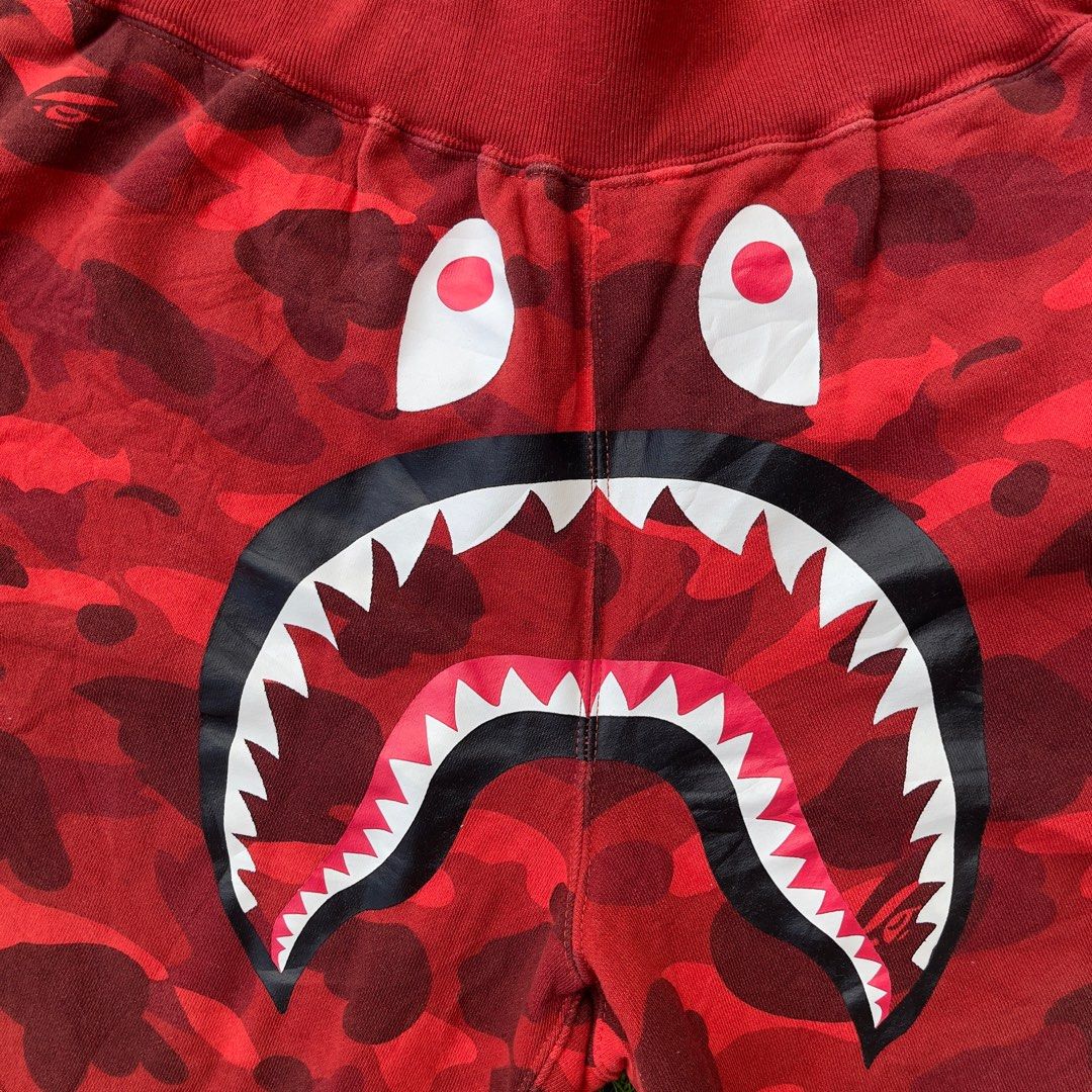 A BATHING APE BAPE SHARK RED CAMO SHORT Men s Fashion Bottoms