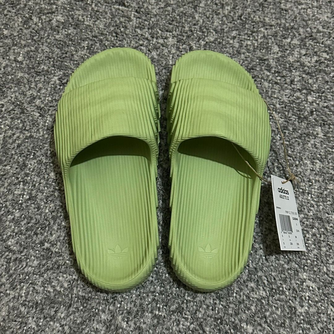 adidas Adilette 22 Slides "Magic Lime" (5US) (Category: Slippers and slides) located in Agdangan. Submitted by jp.cartel (Listing ID 1261129463, Image 2). Description: SELLING ON-HAND: • adidas Adilette 22 Slides "Magic Lime" Size available: 5US Mens BNEW | with tags and OG box 📦 adidas PH release 💰 MOP: GCash 🚚 Shipping via LBC / Lalamove / Grab 💯 Money back guarantee if proven fake 💬 Message me for details, thank you.