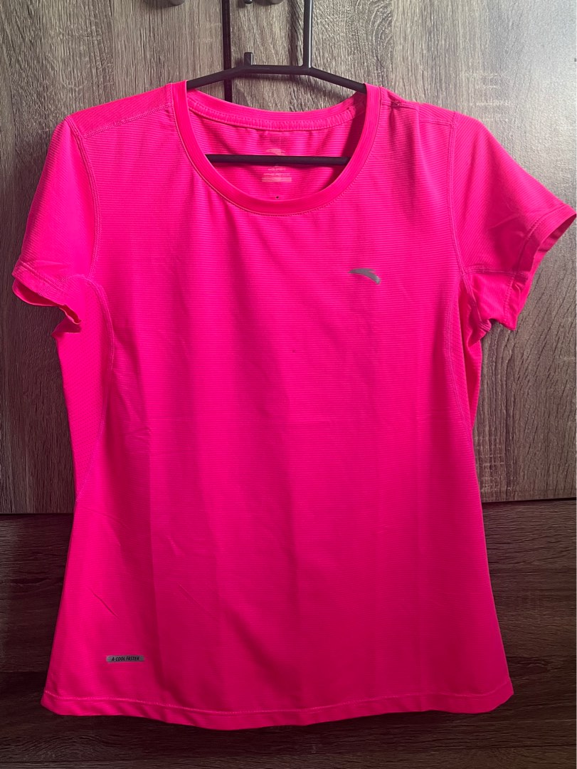 Anta pink running shirt, Women's Fashion, Activewear on Carousell