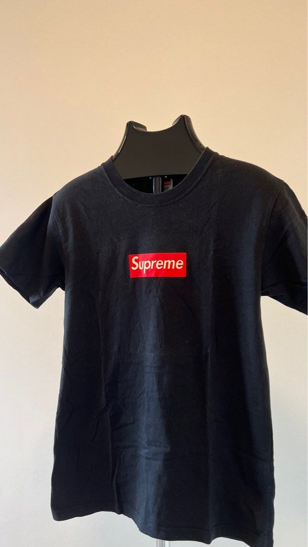 Supreme store shirt canada