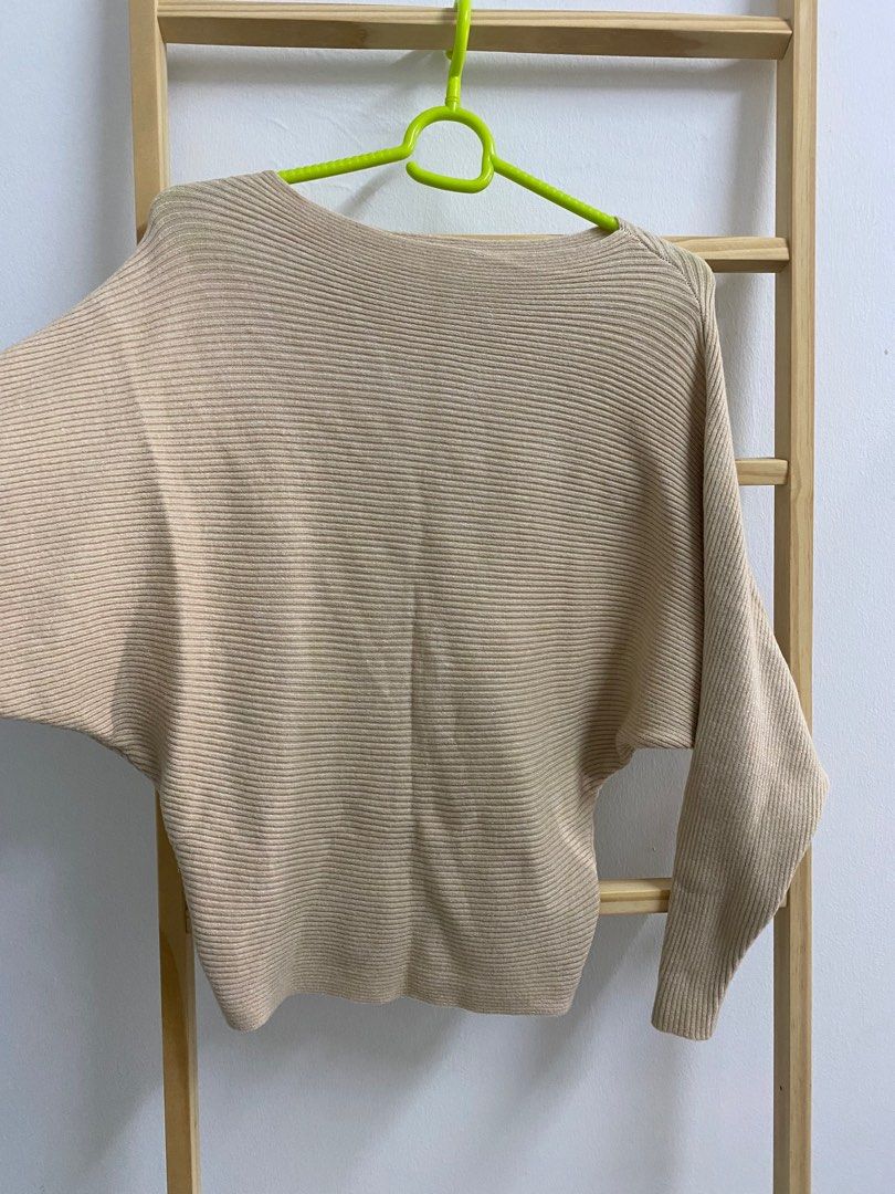 Batwing knitwear 2025