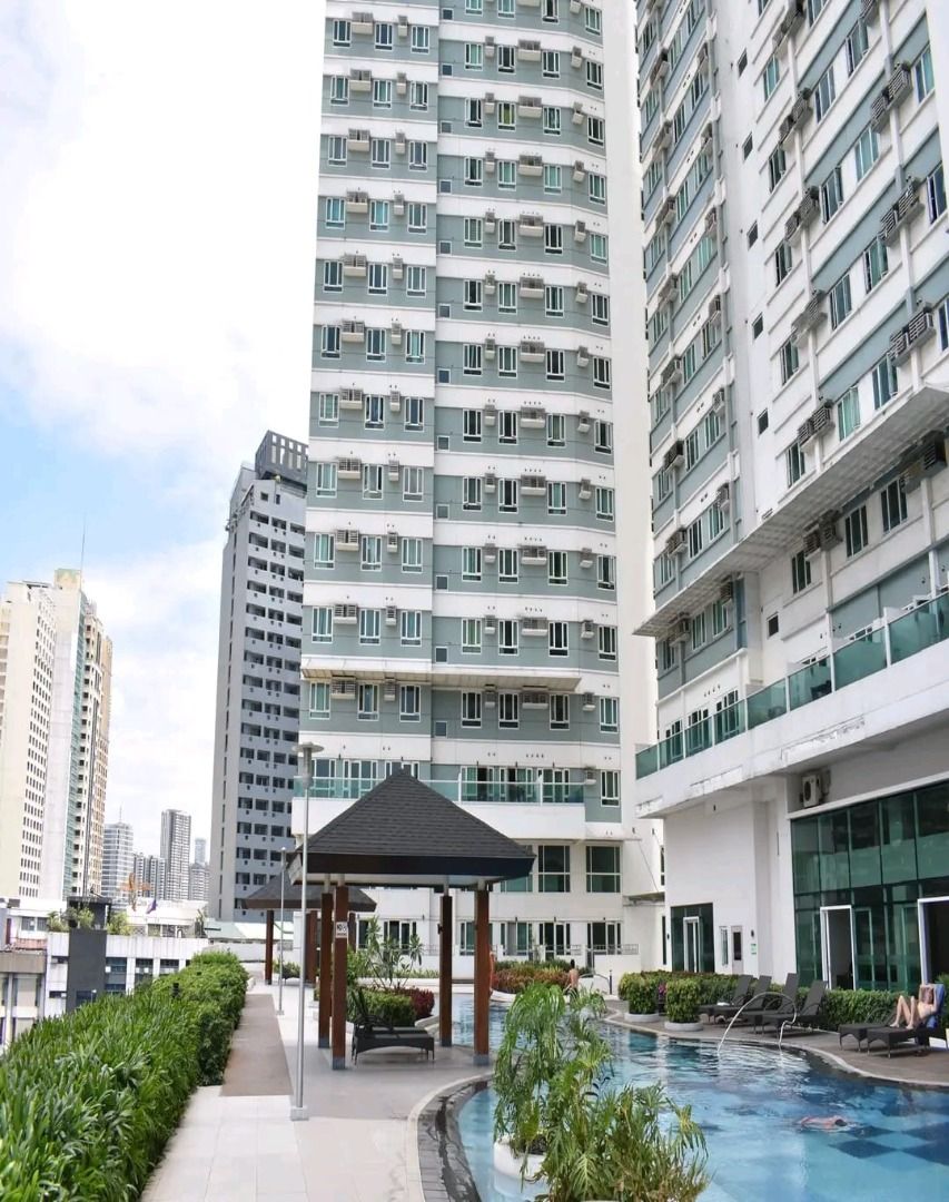 Beacon Makati 1 Bedroom condominium with 2 T&B 44SQM, Property, For ...