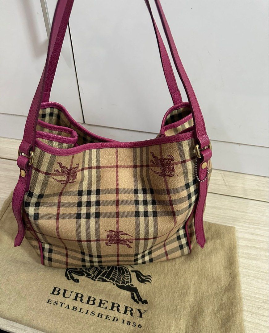 Burberry cabas deals