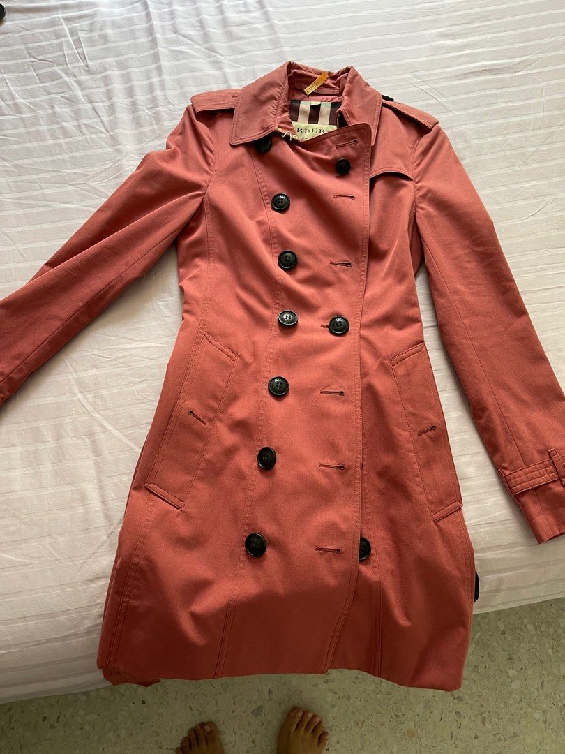 Burberry clearance trench red