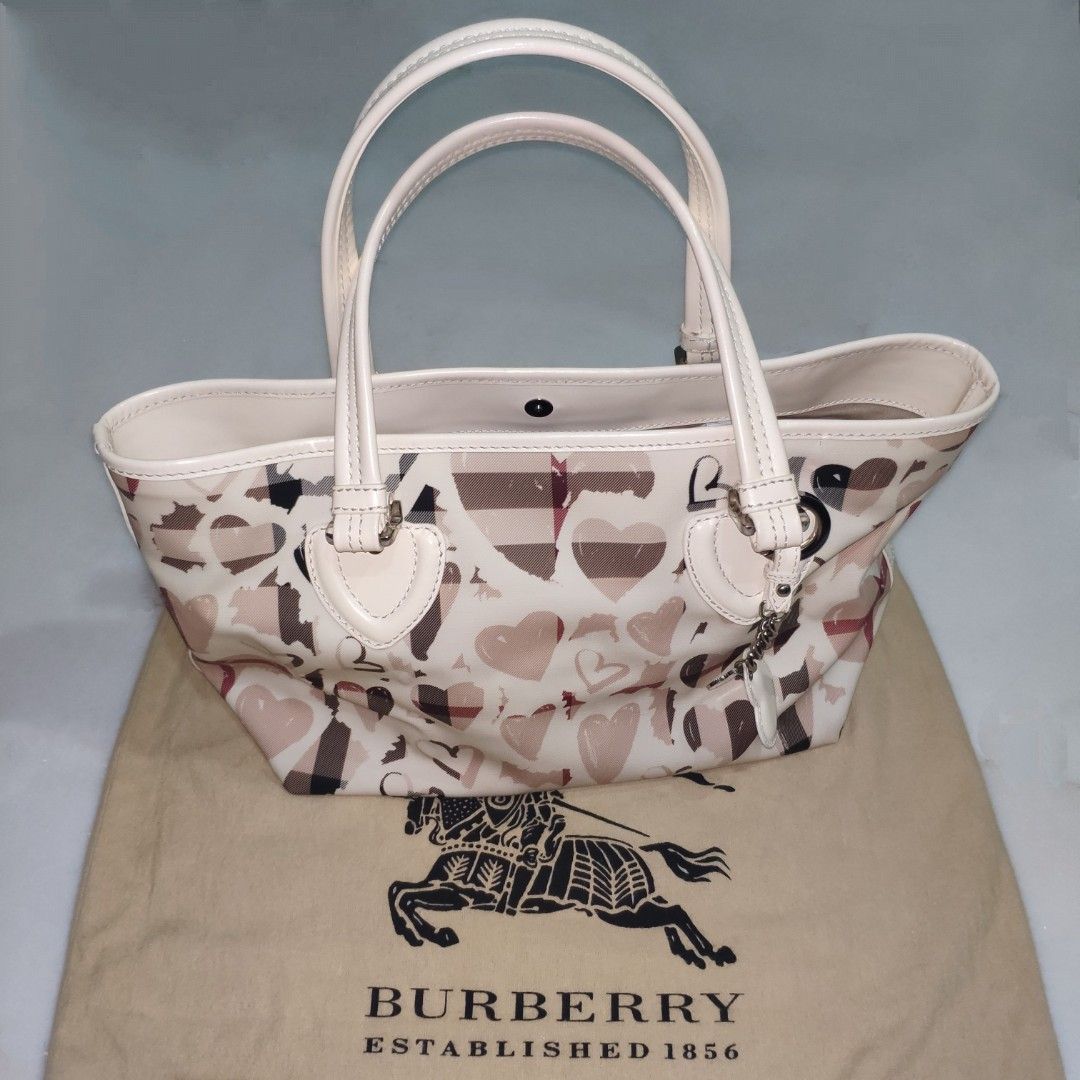 Authentic Burberry Check Haymarket Tote Bag, Luxury, Bags & Wallets on  Carousell