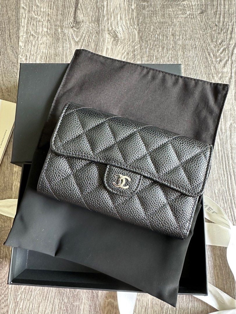 New Chanel Medium Wallet Holo 31