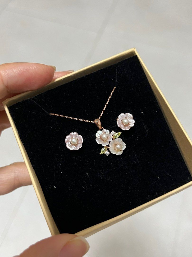 Gold earring stud set hot sale