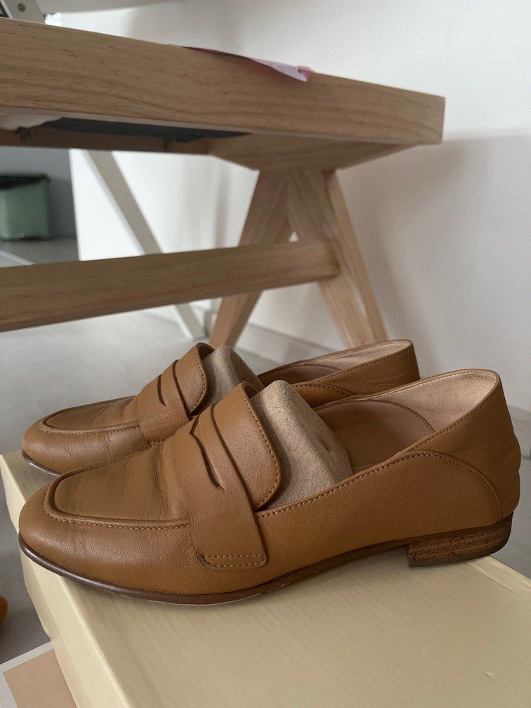 Clarks leather loafer with heel, Women's Fashion, Footwear