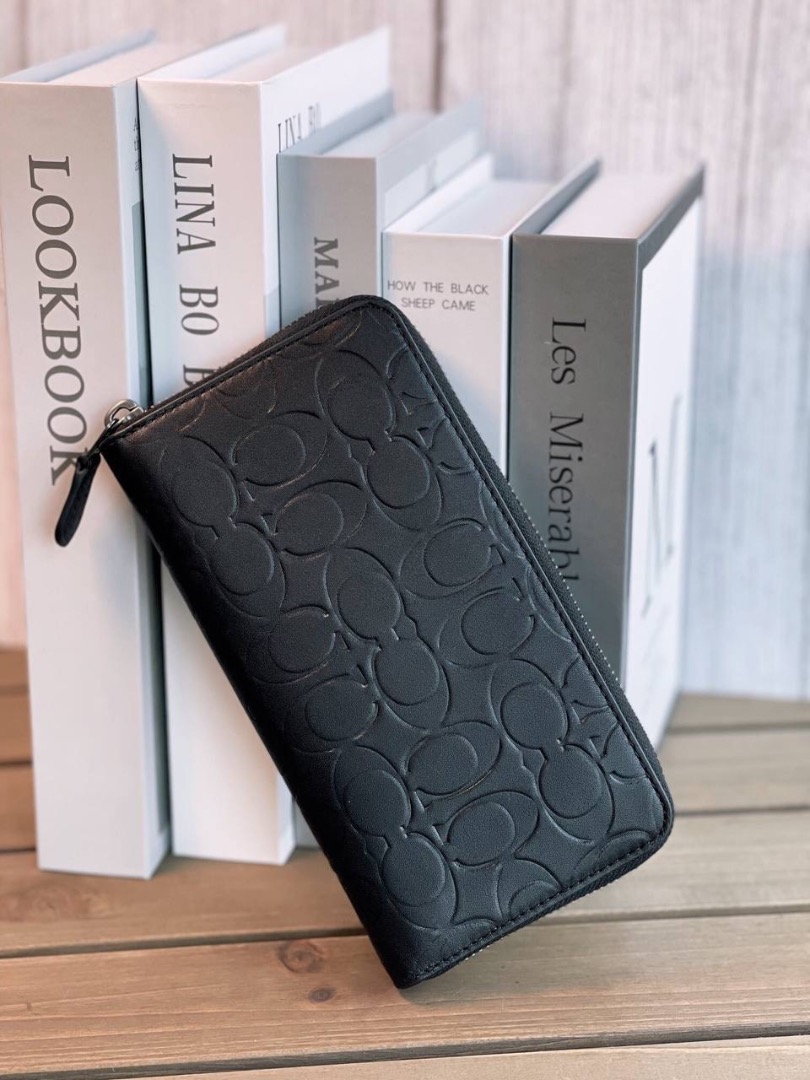 Coach long wallet men fashion zipper wallet embossed leather multi card slot in stock 74999 Lifestyle CoachDaily Coachwallet Coachslingbag