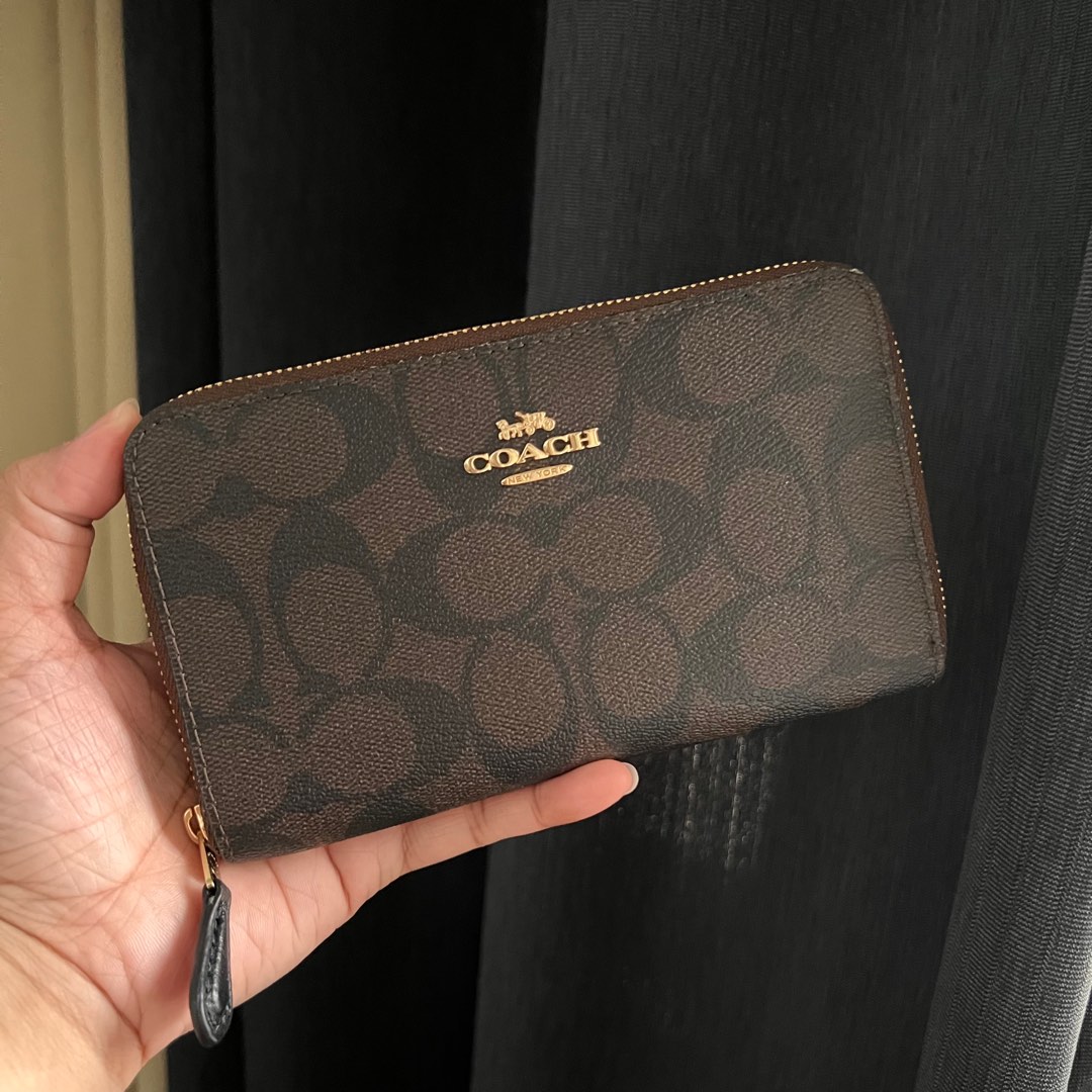 Coach medium zip wallet, Luxury, Bags & Wallets on Carousell