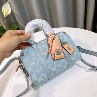(Category: ) located in . Submitted by yhn_boutique (Listing ID 1261050624, Image 1). Description: .