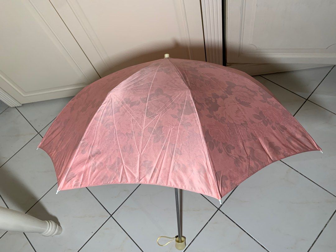 Daks floral parasol (Category: Umbrellas) located in Angeles City. Submitted by seol1108 (Listing ID 1261025310, Image 2). Description: Used twice and kept. Good condition. Authentic Daks..
