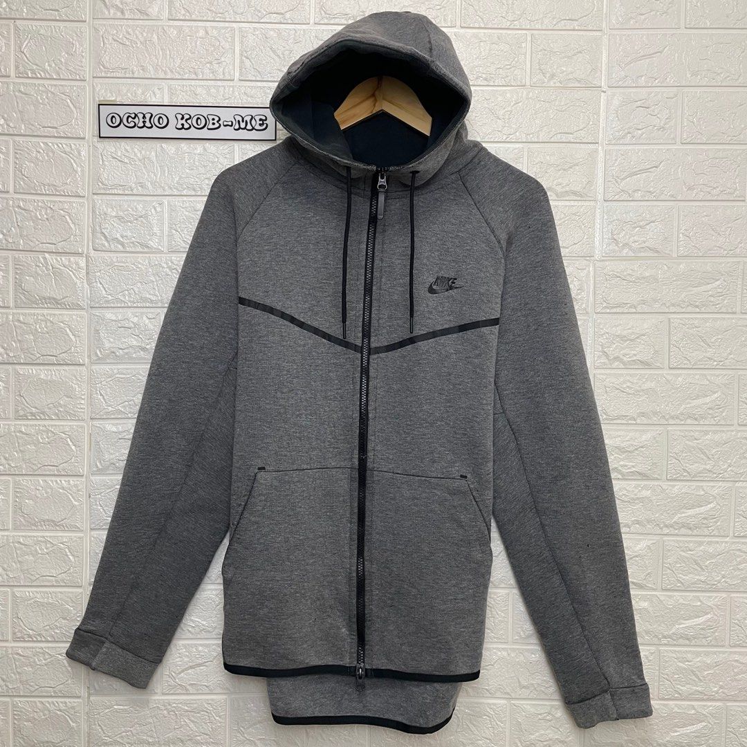 dark gray nike tech fleece